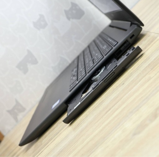 超美品　大容量　core i3 7世帯＋メモリ8GB 新品超速　SSD512GB