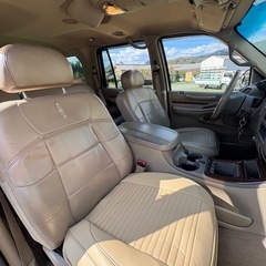 車検満タン！リンカーン ナビゲーター 足や初めてのアメ車などにいかがでしょうか 交換も可能の画像