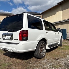 車検満タン！リンカーン ナビゲーター 足や初めてのアメ車などにいかがでしょうか 交換も可能の画像