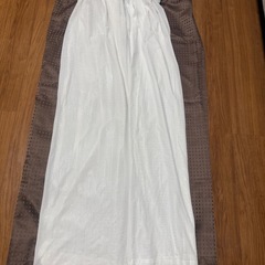 ブラウンのカーテン、レースカーテンの画像