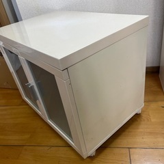 キャスター付き　テレビ台の画像