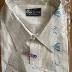 半袖ワイシャツの画像