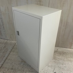 J560⭐️鍵付き　片開き書庫の画像