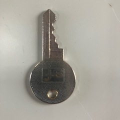 J560⭐️鍵付き　片開き書庫の画像