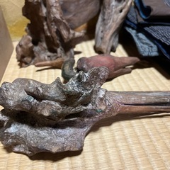 木のオブジェの画像