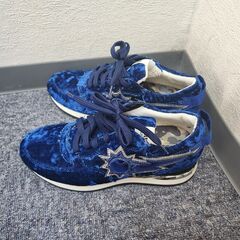 URBAN SUN スニーカー 36 ネイビー ベロア調 迷彩替え紐付きの画像