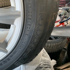 235/60/18スタットレスタイヤの画像