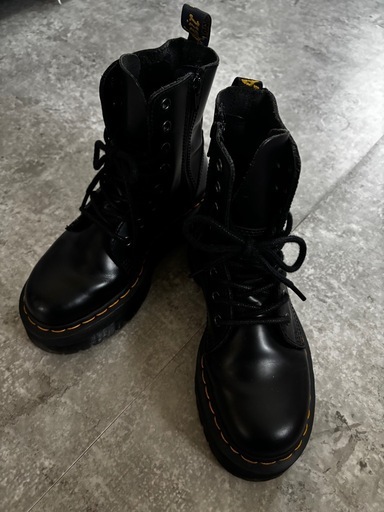 ドクターマーチン　エイトホール　23センチ