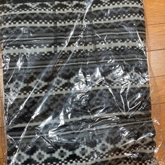 ユニクロ　フリースジャケット　レディース　L　フェアアイル　未使用　２点　紺、黒の画像