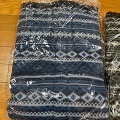 ユニクロ　フリースジャケット　レディース　L　フェアアイル　未使用　２点　紺、黒の画像