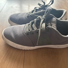 カーキ　レディース　シューズ　ニューバランス（本物）の画像