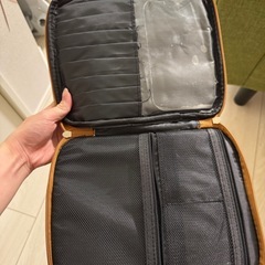 CAREFREE ブラウン メイクポーチの画像