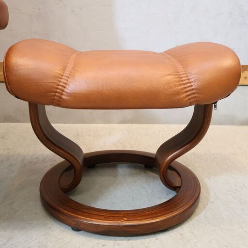 北欧ノルウェーのメーカーEKORNES(エコーネス)社のストレスレスチェアーです！！リビングはもちろんシアタールームなどにおススメの北欧デザインのオットマン付きのパーソナルチェアー♪