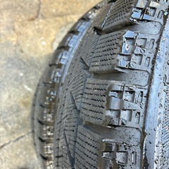 スタッドレスタイヤ+アルミホイールセット　215/60R17の画像