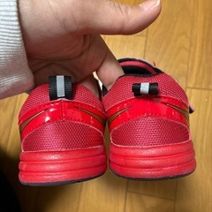黒×赤　スニーカー　18センチの画像