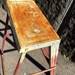 脚立　レトロ　飾り　　サビの画像