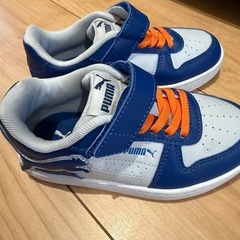 スニーカーの画像