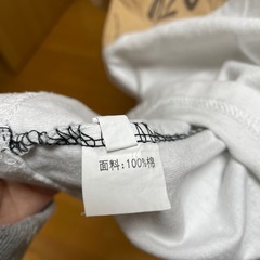 黒・茶・白のパーカー〘ホームクリーニング済み〙の画像