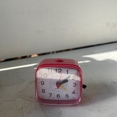 目覚まし時計の画像