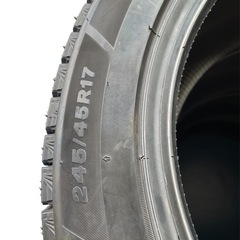 未使用スタッドレスタイヤ・BS245/45R17 4本の画像