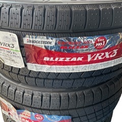 未使用スタッドレスタイヤ・BS245/45R17 4本の画像