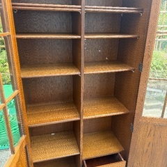 アンティーク本棚の画像