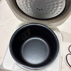 象印　マイコン炊飯ジャー　2018年製の画像