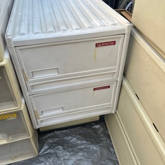 プラ衣装ケースの画像