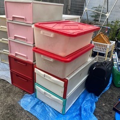 プラ衣装ケースの画像