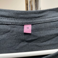 黄色のハートのTシャツ〘ホームクリーニング済み〙の画像