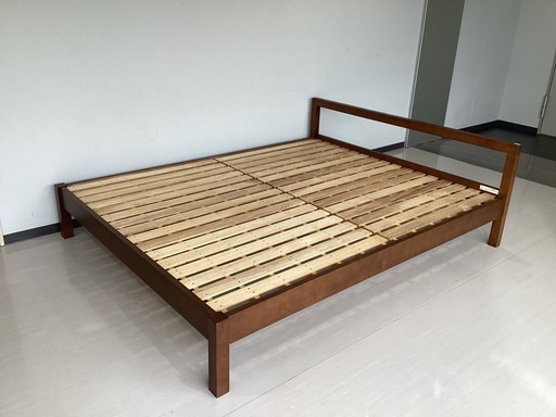 クイーンベッド枠　【町田市再生家具】　252175
