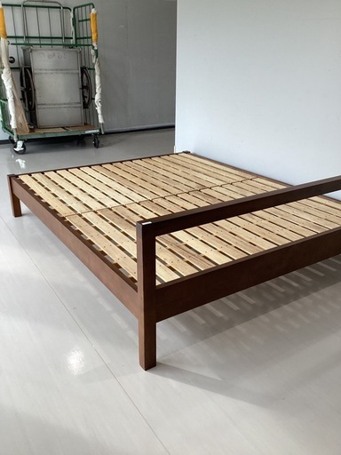 クイーンベッド枠　【町田市再生家具】　252175