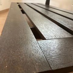 木製の椅子の画像