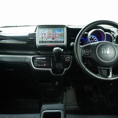 👌自社ローン😘超人気軽自動車の入庫！シルバーの外装に、ターボエンジン！！の画像