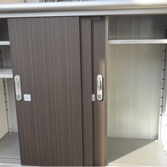ヨドコウ物置　鍵有り付属品有り　180×65×150　ヨド物置の画像