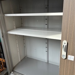 ヨドコウ物置　鍵有り付属品有り　180×65×150　ヨド物置の画像
