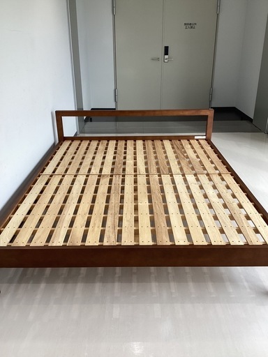 クイーンベッド枠　【町田市再生家具】　252175