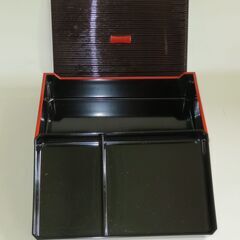 幕ノ内弁当箱の画像