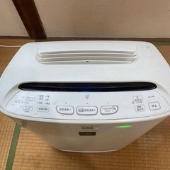  【無料】SHARP 加湿空気清浄機 KC-A50-W 動作OK／使用感あり／引き取り限定 
の画像