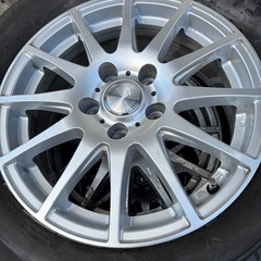 スタッドレスタイヤ+アルミホイールセット　215/65R15の画像