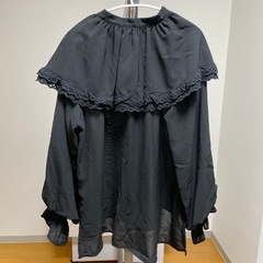 襟付き黒色ブラウス(ホームクリーニング済み)の画像