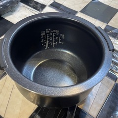 【リサイクルサービス八光】2022年製　ハイアール　炊飯器 ホワイト JJ-M32A-W [3合 /マイコン]の画像