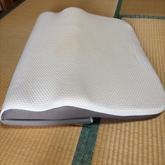 肩・首・背中も支える枕の画像