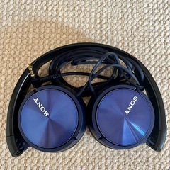 SONY 有線ヘッドホン 折り畳み 伸縮 紺×青 メタリックブルーの画像