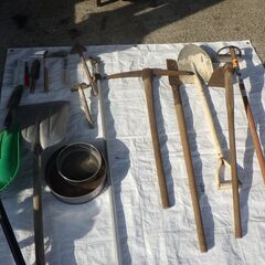 園芸用　道具　一式　スコップ、クワ、つるはし、鎌、つちふるい、などの画像