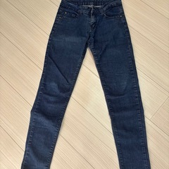 GUESS ジーンズ　レディースの画像