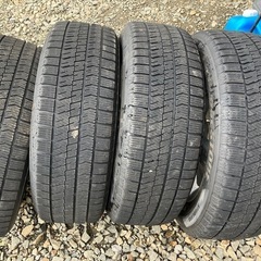 スタッドレス　225/60R17 VRX2 日産アルミホイール付きの画像