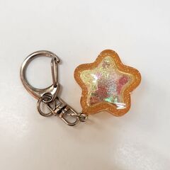 ハンドメイド レジン 星型キーホルダー フルーツ入り イエローの画像