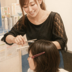 美容師アシスタント(自由に空いている日だけ無理なく働く)の画像