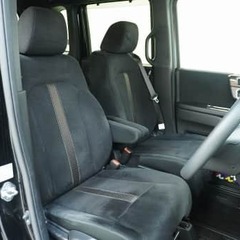 フロントシートがベンチ仕様じゃない！？2代目N-BOXの珍しいグレードEX・ちょっとカッコイイプチカスタム入荷♪の画像